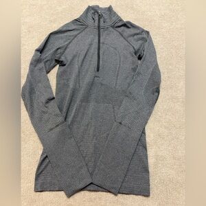 Lululemon Gray Striped Half Zip Pullover Thumbhole Athletic Women’s Size 4 0685